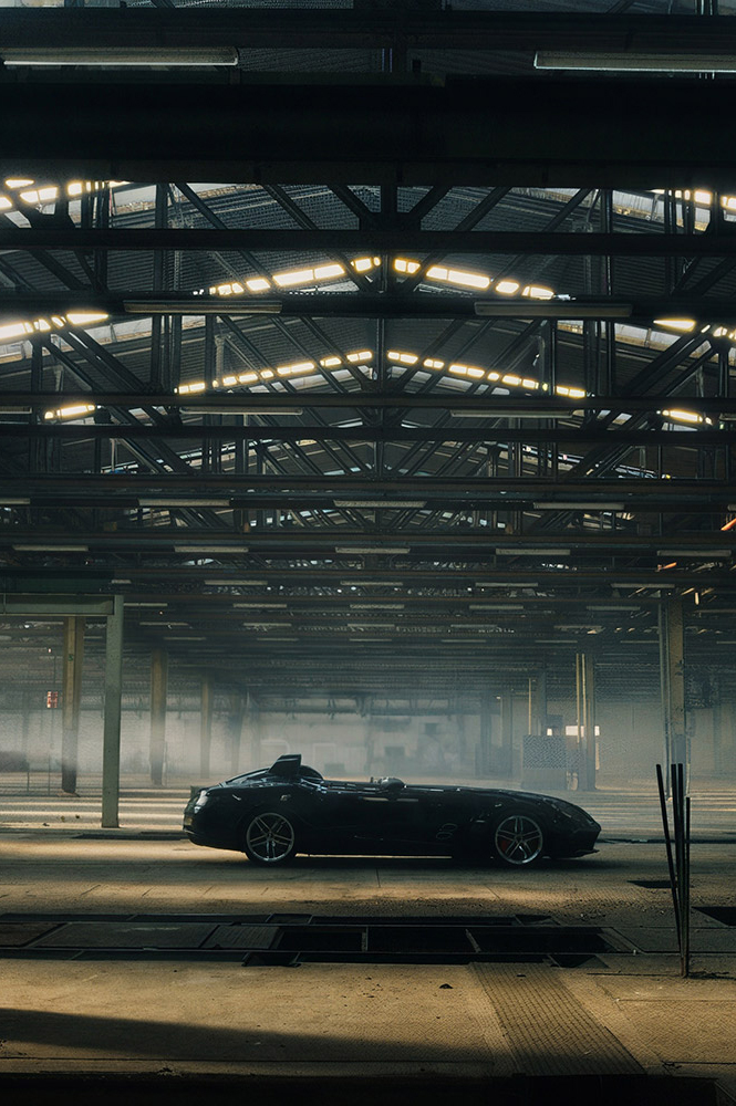 Ein schwarzes Auto in einem alten Lagerhaus