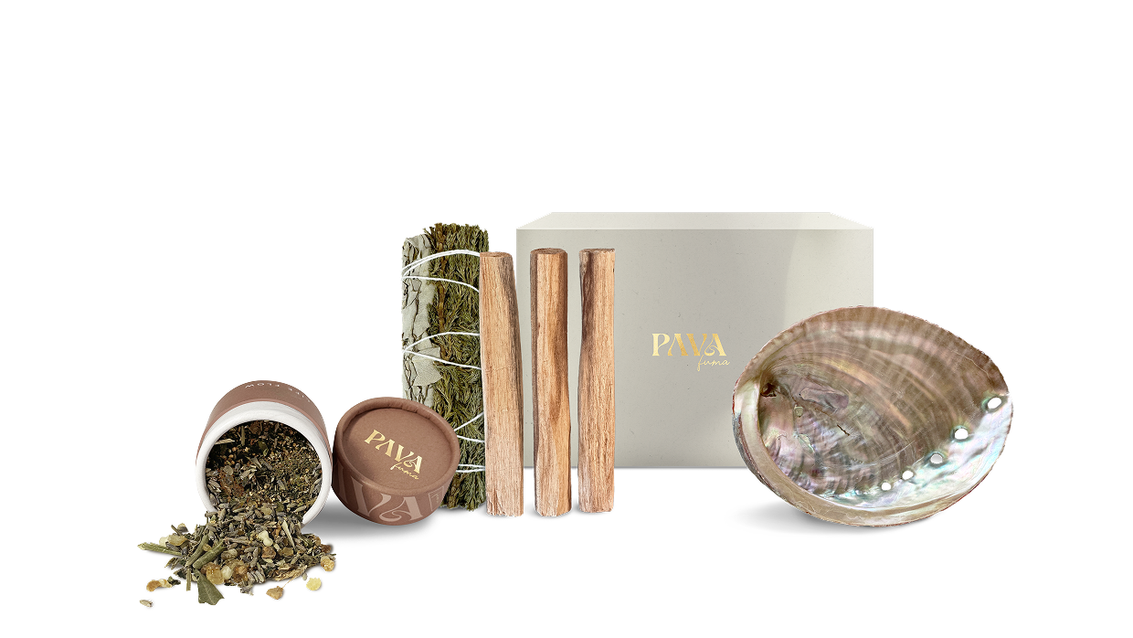 PAVA FUMA Produkte: Kräuter, Stäbchen und Schale.
